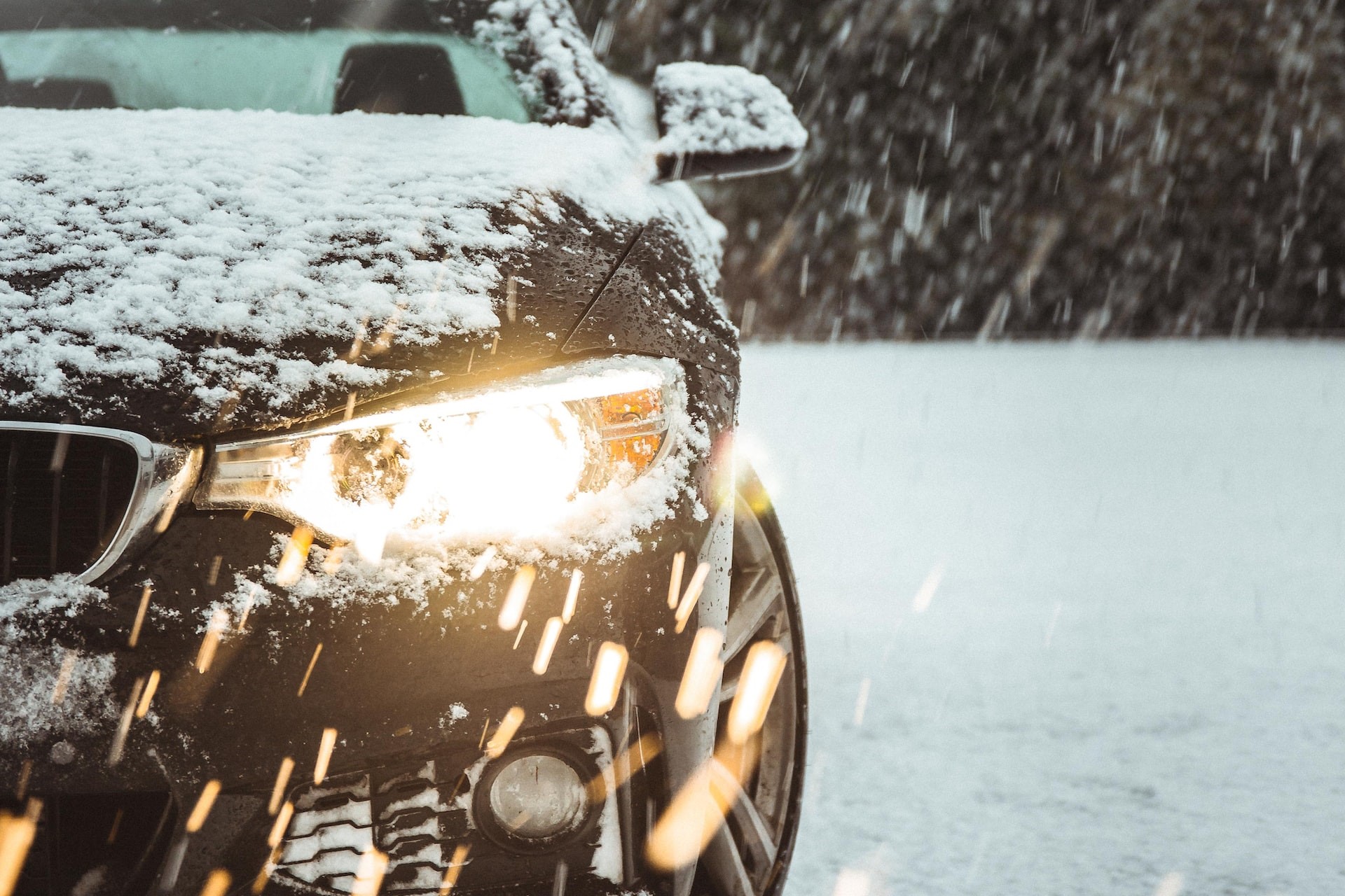 Le kit hiver ultime pour votre voiture : Protéger votre voiture des intempéries ne doit pas être compliqué.