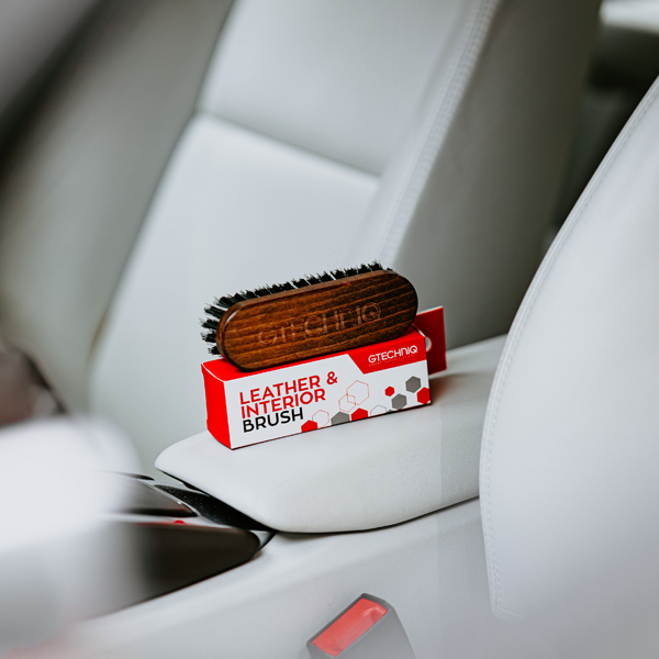 Nouveau produit : La brosse pour cuir et habitacle Gtechniq